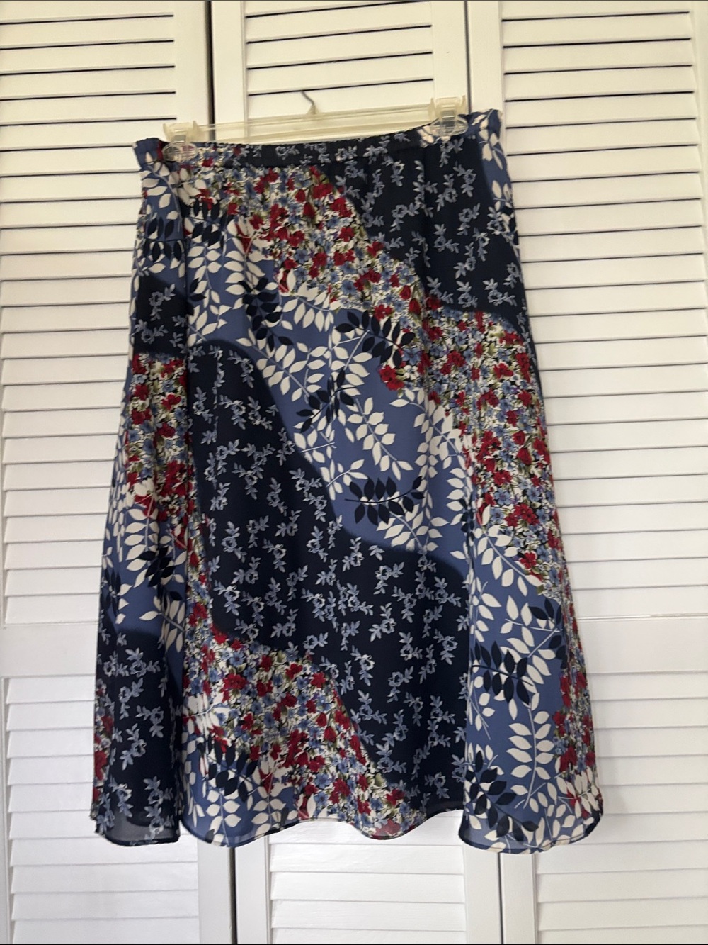 A pretty feminine skirt with the chiffon effect